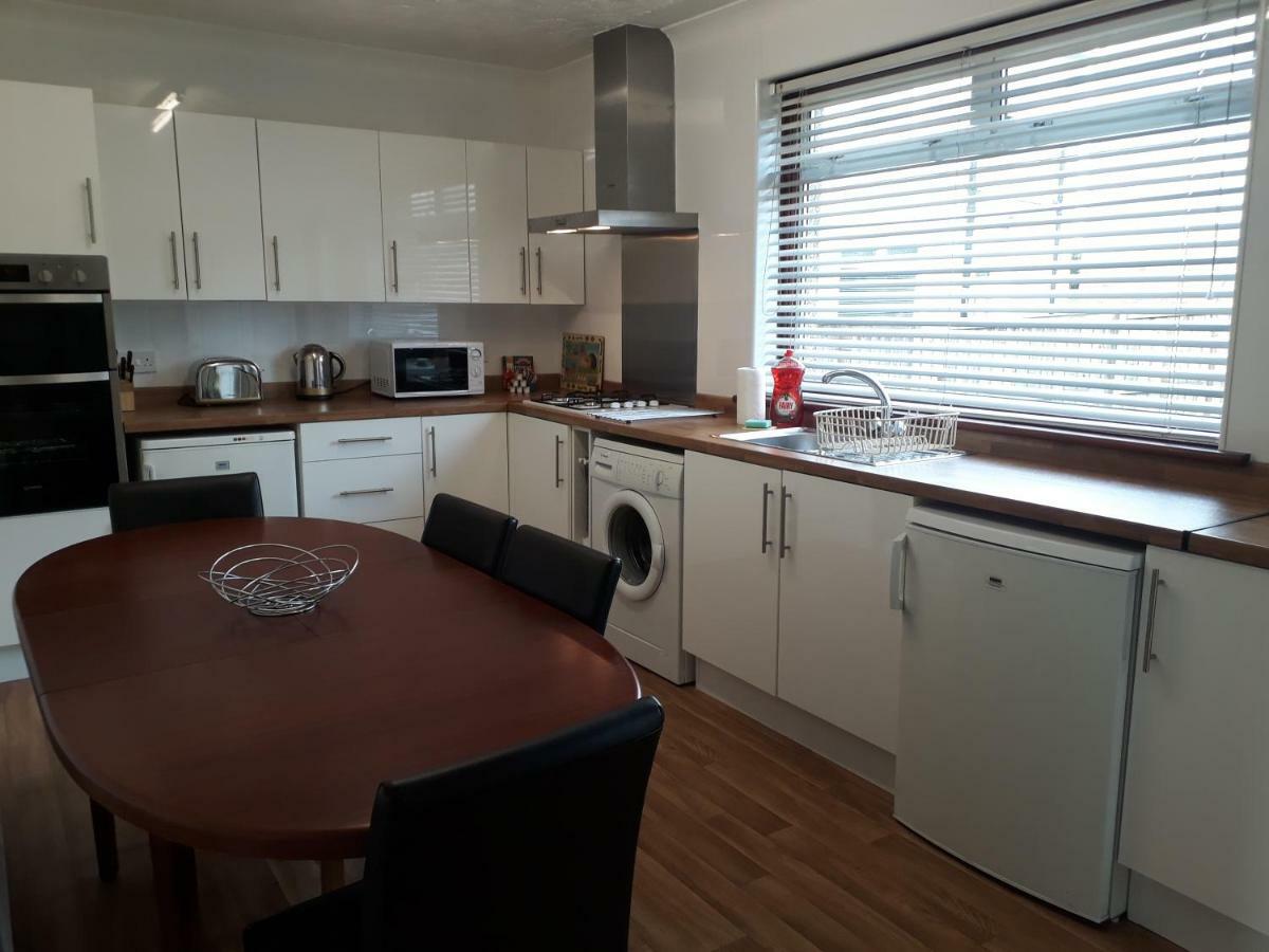 Hilltop House Airdrie Εξωτερικό φωτογραφία