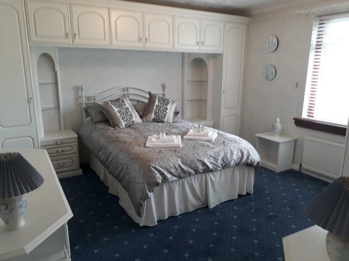 Hilltop House Airdrie Εξωτερικό φωτογραφία